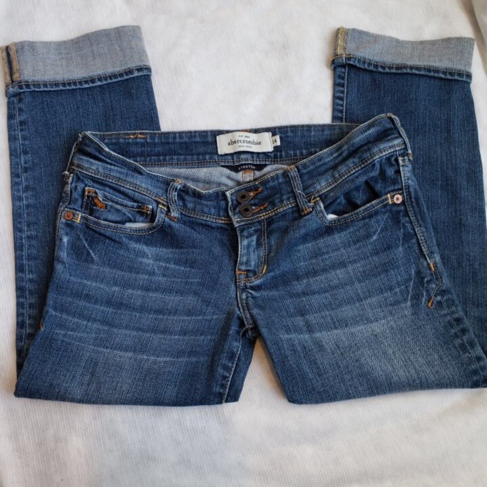 Like New! Abercrombie Stretch Cropped Jeans 🤠
